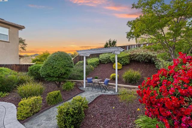 2715 Palatino Ct, Dublin CA: https://media.crmls.org/mediaz/a7b8b1e7-1bbe-48ec-9435-976e4cdb63fe.jpg