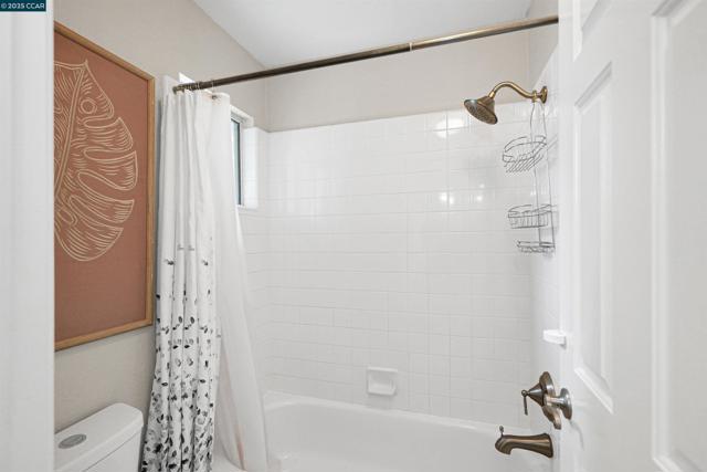 405 Triomphe Ct, Danville CA: https://media.crmls.org/mediaz/a7b8ba54-9d5e-4597-8f4f-1dfa85f0a912.jpg