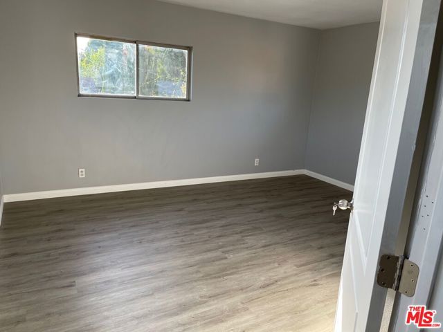 15013 Hartsook Street, Sherman Oaks CA: https://media.crmls.org/mediaz/a7b8ee67-46ae-4a77-8cbd-a3e85e192cb3.jpg