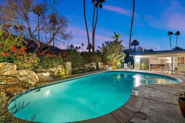 1223 E San Lorenzo Road, Palm Springs CA: https://media.crmls.org/mediaz/a7b9052c-e725-4a5e-a0b5-3c70c1749693.jpg
