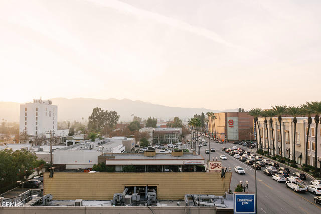 Detail Gallery Image 20 of 46 For 124 W Colorado St #404,  Glendale,  CA 91204 - 2 Beds | 2 Baths