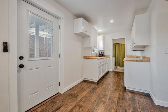18 Linden Road, Watsonville CA: https://media.crmls.org/mediaz/a7b97c7a-ea73-4820-90c6-244797c745cd.jpg