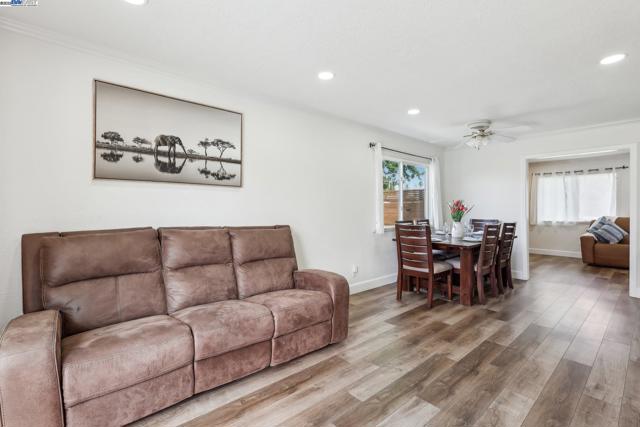 515 Zircon Way, Livermore CA: https://media.crmls.org/mediaz/a7b9a87a-e9cd-40cc-95e0-0b8b4d84eb8f.jpg