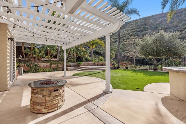 Detail Gallery Image 40 of 56 For 1122 via Vera Cruz, San Marcos,  CA 92078 - 5 Beds | 3 Baths