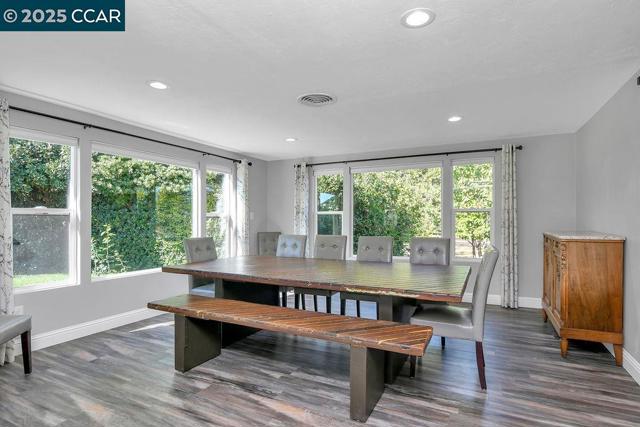 2280 Concord Ave, Brentwood CA: https://media.crmls.org/mediaz/a7ba2408-fb6b-41c4-870b-ad54420fa001.jpg