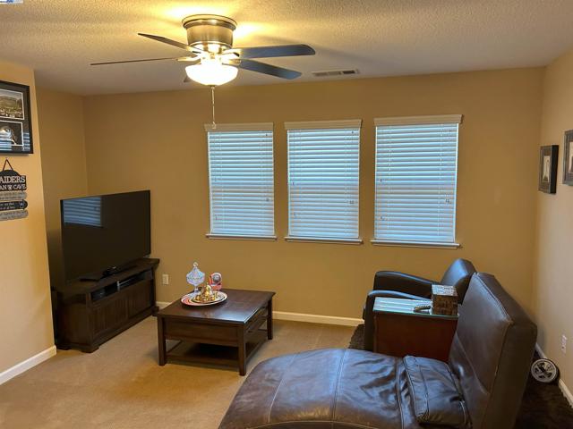 1279 Eucalyptus Dr, Vallejo CA: https://media.crmls.org/mediaz/a7baa19e-52dd-4b49-9ccd-3fbabfa18917.jpg