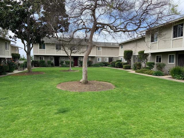 Detail Gallery Image 1 of 1 For 2112 E Vista Way Way #23,  Vista,  CA 92084 - 1 Beds | 1/1 Baths