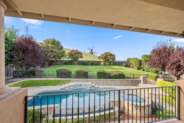 16453 Kings Canyon Court, Morgan Hill CA: https://media.crmls.org/mediaz/a7bb280c-7b70-435d-a83c-0f3ab5c0e608.jpg