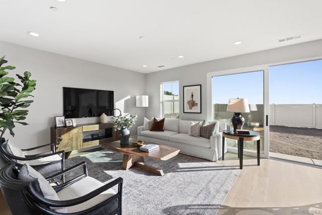 951 Visalia Pl, San Marcos CA: https://media.crmls.org/mediaz/a7bb3127-647f-4e52-8bad-209022bbc3e4.jpg