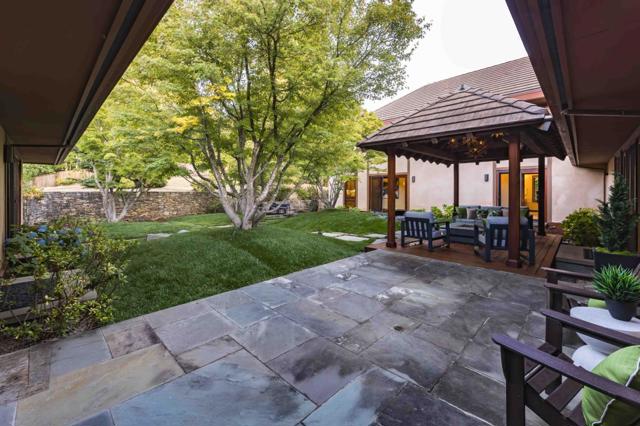 140 Farm Road, Woodside CA: https://media.crmls.org/mediaz/a7bbd535-c438-4990-a697-0e1ce44228ee.jpg