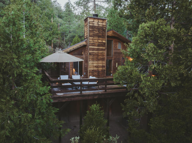 24561 Lakeview Drive, Idyllwild CA: https://media.crmls.org/mediaz/a7bc4460-dbf8-4c3c-9392-7239b2c5006e.jpg