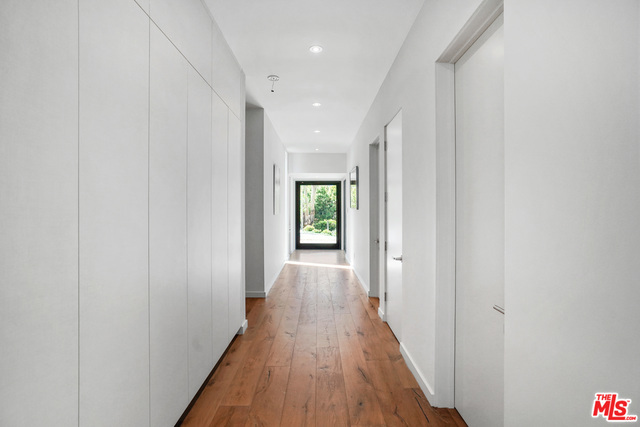 6254 Busch Drive, Malibu CA: https://media.crmls.org/mediaz/a7bc81e1-2349-4296-986f-ae01bb635a4c.jpg