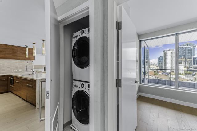 888 W E Street, San Diego CA: https://media.crmls.org/mediaz/a7bc9716-e443-4d66-ae65-a3706b81598b.jpg