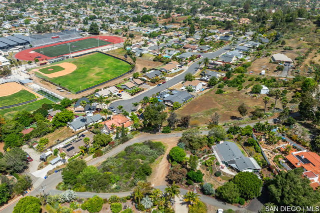 1649 San Luis Rey AVE, Vista CA: https://media.crmls.org/mediaz/a7bc9a26-c117-4ca8-a5bc-78ab42bccbf1.jpg