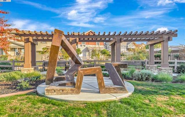 5801 Flora Cmn, Livermore CA: https://media.crmls.org/mediaz/a7bdbd1e-2eaf-4d12-84c1-eb5de1760e97.jpg