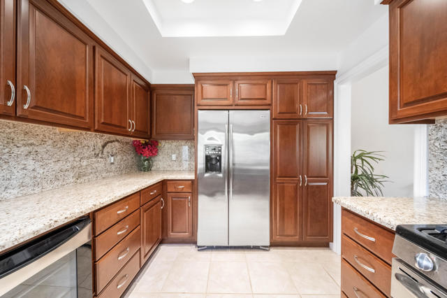 43512 Via Magellan Drive, Palm Desert CA: https://media.crmls.org/mediaz/a7bdd5d1-3987-46e4-94ef-9b7b88d701f9.jpg