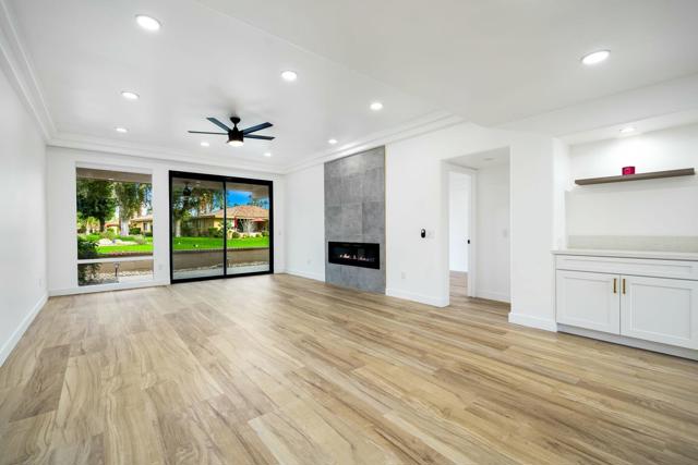 75 Sunrise Drive, Rancho Mirage CA: https://media.crmls.org/mediaz/a7be7230-ab99-4c8d-adb5-bd1716455495.jpg