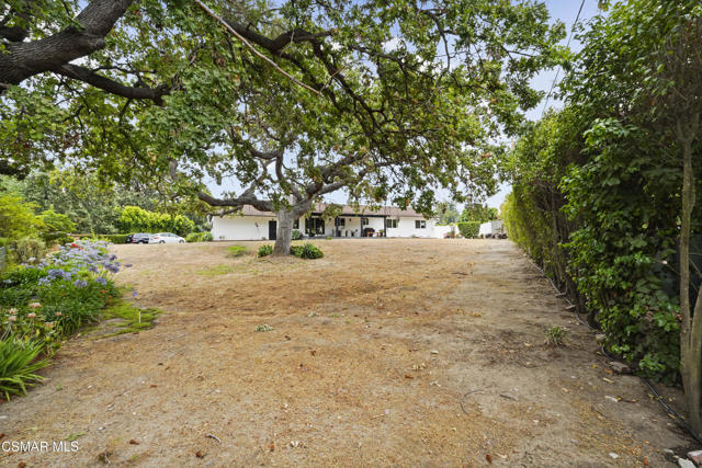 1658 La Granada Drive, Thousand Oaks CA: https://media.crmls.org/mediaz/a7bea9f8-982d-4105-8ee8-cf5c4c09604e.jpg