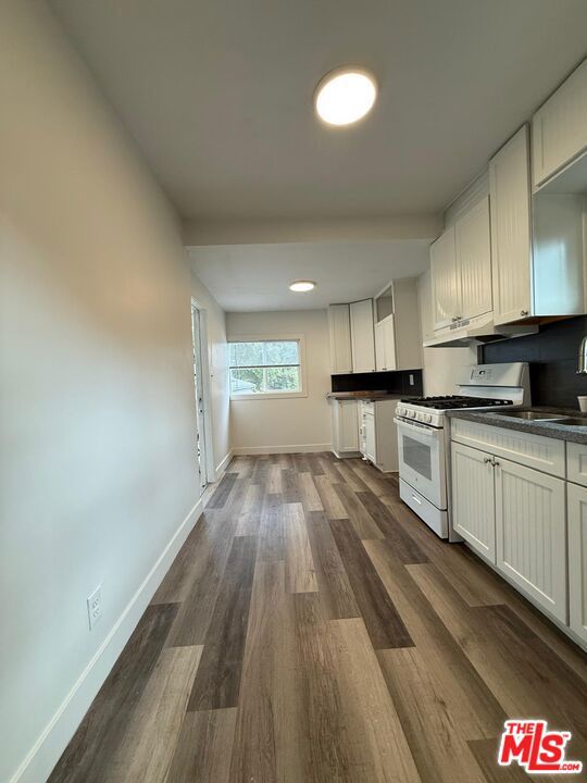 6520 Valmont Street, Tujunga CA: https://media.crmls.org/mediaz/a7beaf9f-de4a-47bb-b5ea-2ef7d28dbc9b.jpg