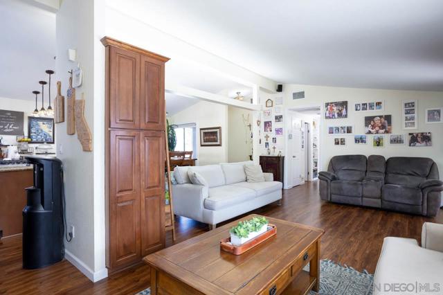 2597 Melbourne Dr, San Diego CA: https://media.crmls.org/mediaz/a7bf6fb1-3150-4ab0-8bad-88ed63a5ae86.jpg