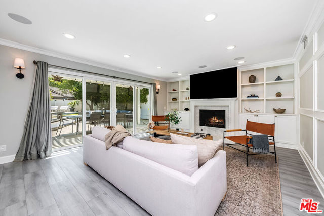 3544 Laurel Canyon Boulevard, Studio City CA: https://media.crmls.org/mediaz/a7bf8a38-e2ae-4be4-8152-7c0a383fde32.jpg