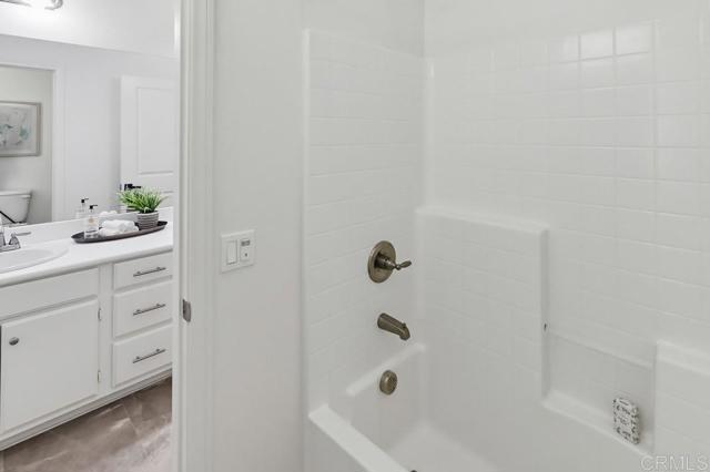 Detail Gallery Image 24 of 46 For 1720 Santa Ivy Ave, Chula Vista,  CA 91913 - 5 Beds | 3/1 Baths