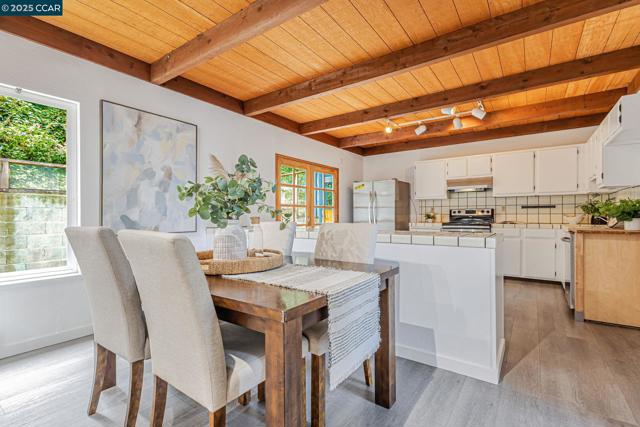 290 Olympian Way, Pacifica CA: https://media.crmls.org/mediaz/a7c0c8ca-8e23-4f9a-a5bd-763665a7366f.jpg