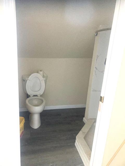 3306 Market Street, Emeryville CA: https://media.crmls.org/mediaz/a7c108bc-a060-4894-ac5b-519cd1612841.jpg