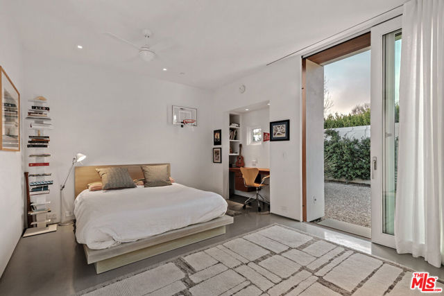 6728 Wildlife Road, Malibu CA: https://media.crmls.org/mediaz/a7c1ec51-3407-4626-bf33-5c798efa9a2f.jpg