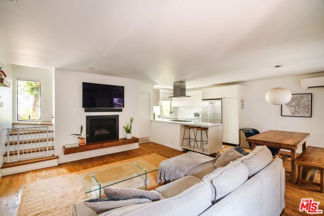 2 Bed Home for Sale in Venice, California