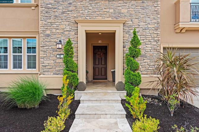 19 Baltana Place, Danville CA: https://media.crmls.org/mediaz/a7c27968-6d9b-4bf3-ba84-d67ac68488f2.jpg
