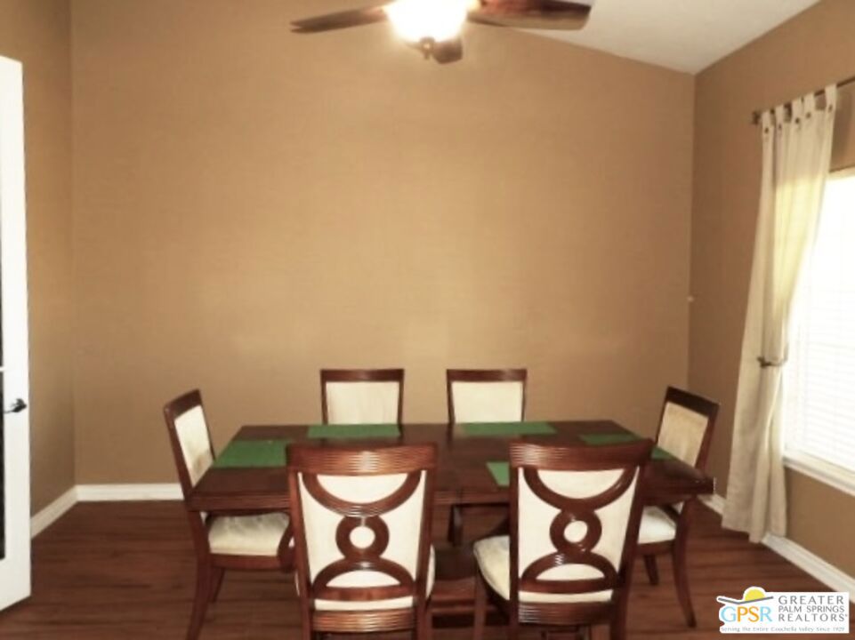 https://media.crmls.org/mediaz/a7c283eb-d169-41eb-b1d2-c98e32e285c2.jpg?preset=X-Large