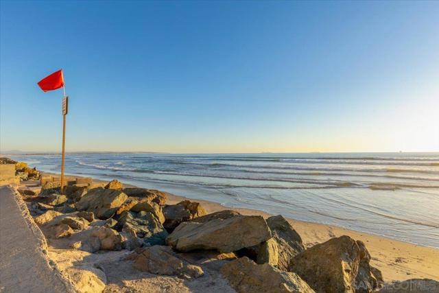 1830 Avenida Del Mundo, Coronado CA: https://media.crmls.org/mediaz/a7c28d74-1912-4289-938b-8a357a2d51f4.jpg