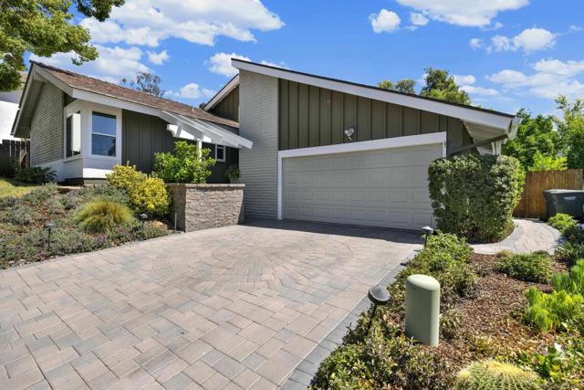 17233 Cuvee Ct, Poway CA: https://media.crmls.org/mediaz/a7c2e792-2008-48be-9137-1cf2462ff38b.jpg