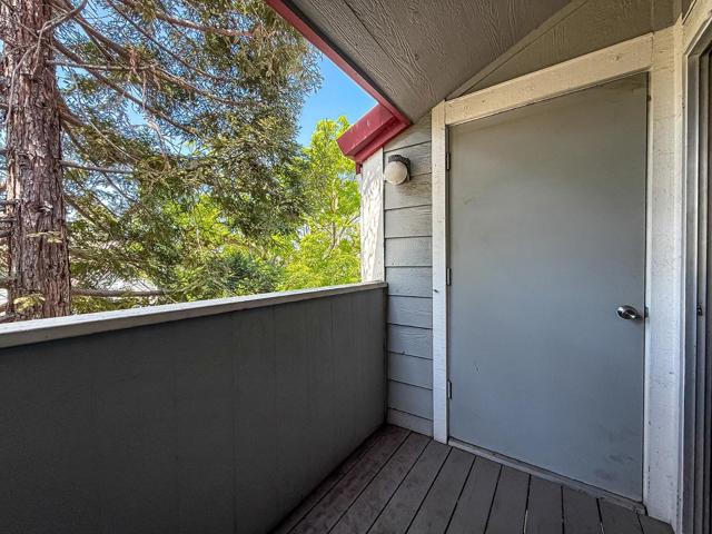 29629 Mountain Oak Court, Hayward CA: https://media.crmls.org/mediaz/a7c384e2-a24c-4503-bc7c-7fe74c933152.jpg