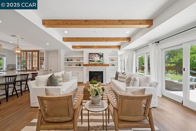 3108 Del Oceano Dr, Lafayette CA: https://media.crmls.org/mediaz/a7c3b749-2663-4469-8659-9a940991f4a6.jpg