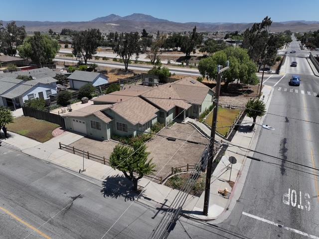 434 Oak Avenue, Greenfield CA: https://media.crmls.org/mediaz/a7c3ce88-80bc-44ed-b008-b981ad894ebd.jpg