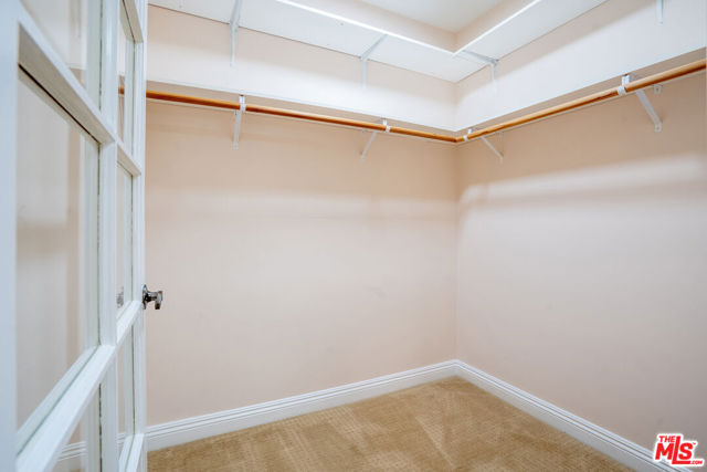 616 S Wilton Place, Los Angeles CA: https://media.crmls.org/mediaz/a7c3ec82-42b5-46c4-8433-1e4abdb3021d.jpg