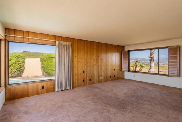 10955 Saddle Road, Monterey CA: https://media.crmls.org/mediaz/a7c421dc-fe26-47be-9739-db1d8d70ab89.jpg