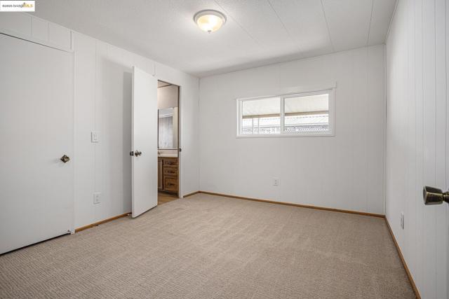 3660 Walnut Blvd, Brentwood CA: https://media.crmls.org/mediaz/a7c44774-a014-4e7e-9936-7e4487587568.jpg