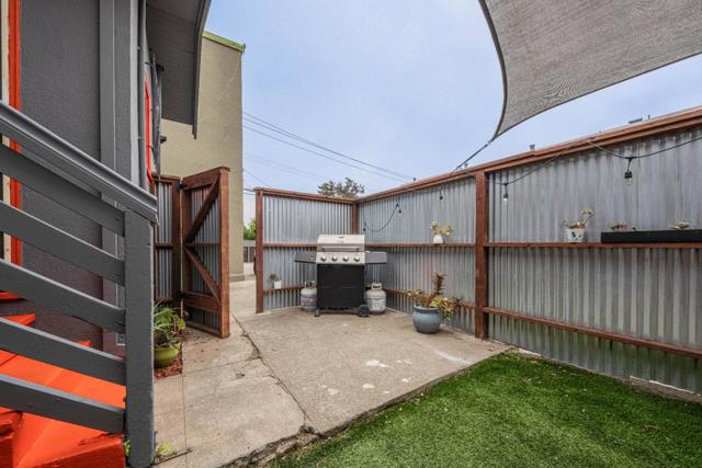 4211 Martin Luther King Jr Way, Oakland CA: https://media.crmls.org/mediaz/a7c5ea90-a47c-4165-8a63-bc7d689124aa.jpg