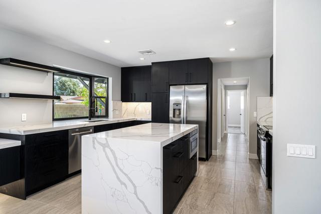 79869 Hummingbird Lane, La Quinta CA: https://media.crmls.org/mediaz/a7c5f35b-4e40-438c-9bb7-f1ec8b4f907a.jpg