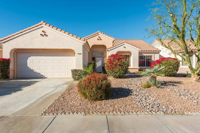 37417 Mojave Sage Street, Palm Desert CA: https://media.crmls.org/mediaz/a7c6321e-3b99-43db-b7a1-c5d4eef6b8ef.jpg