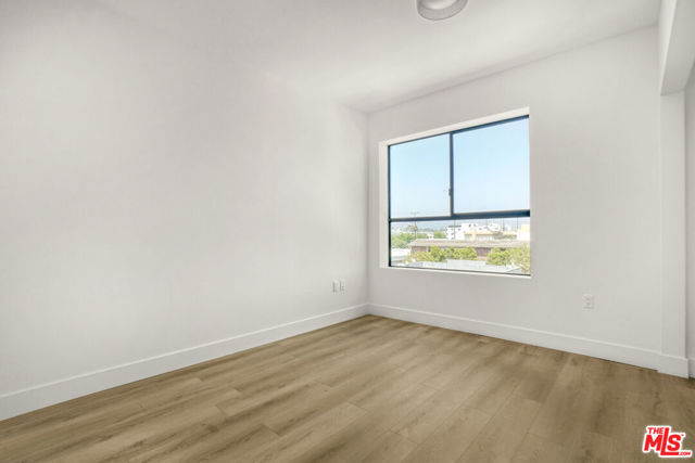 1822 Overland Avenue, Los Angeles CA: https://media.crmls.org/mediaz/a7c65257-6f26-4baf-9c2b-23ff717c73b5.jpg