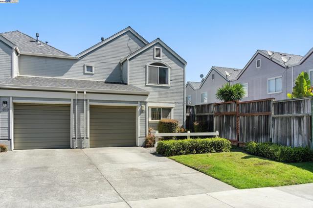 1017 Bissell Ave, Richmond CA: https://media.crmls.org/mediaz/a7c70311-6603-4c50-9761-1471583e5c27.jpg