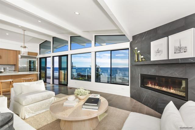 5527 Calumet Ave, La Jolla CA: https://media.crmls.org/mediaz/a7c7869b-d584-493d-9015-9f45f1522b45.jpg