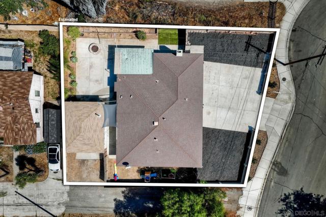 8734 Atlas View Dr, Santee CA: https://media.crmls.org/mediaz/a7c860d1-d225-4b42-89e1-72fbecf118a1.jpg