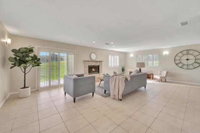 Image 14 of 49 For 2340 Mount Elena Way
