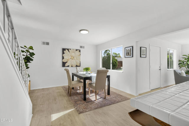 Detail Gallery Image 3 of 46 For 910 Ivywood Dr, Oxnard,  CA 93030 - 5 Beds | 3/1 Baths