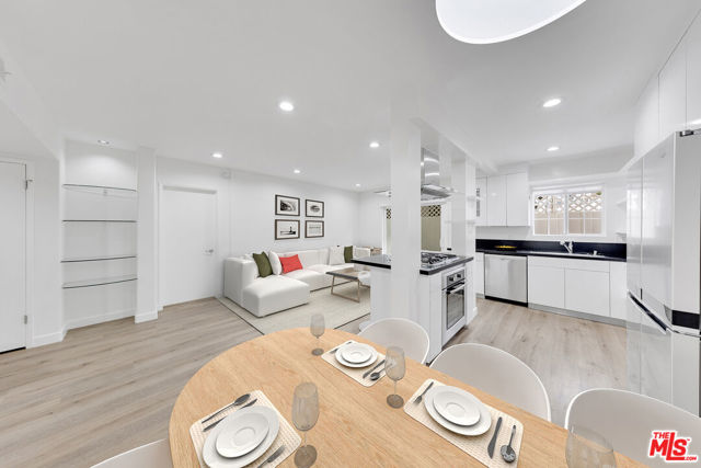 1331 Roxbury Drive, Los Angeles CA: https://media.crmls.org/mediaz/a7c91b6c-4cc4-4117-9690-f1966ea7e812.jpg